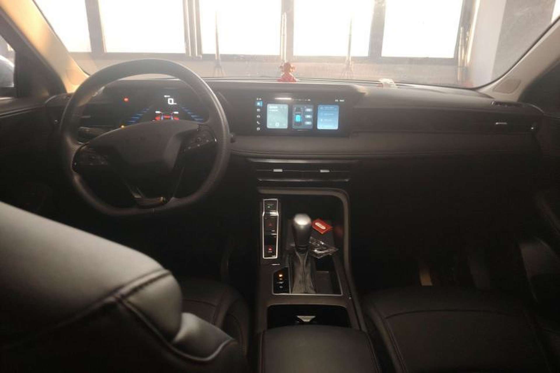 Used Roewe i5 2023 1.5L CVT Luxury Edition Center Console