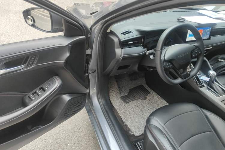 Used Roewe i5 2023 1.5L CVT Luxury Edition Driver Seat