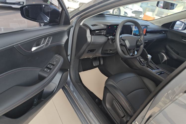 Used Roewe i5 2023 1.5L CVT Luxury Edition Driver Seat