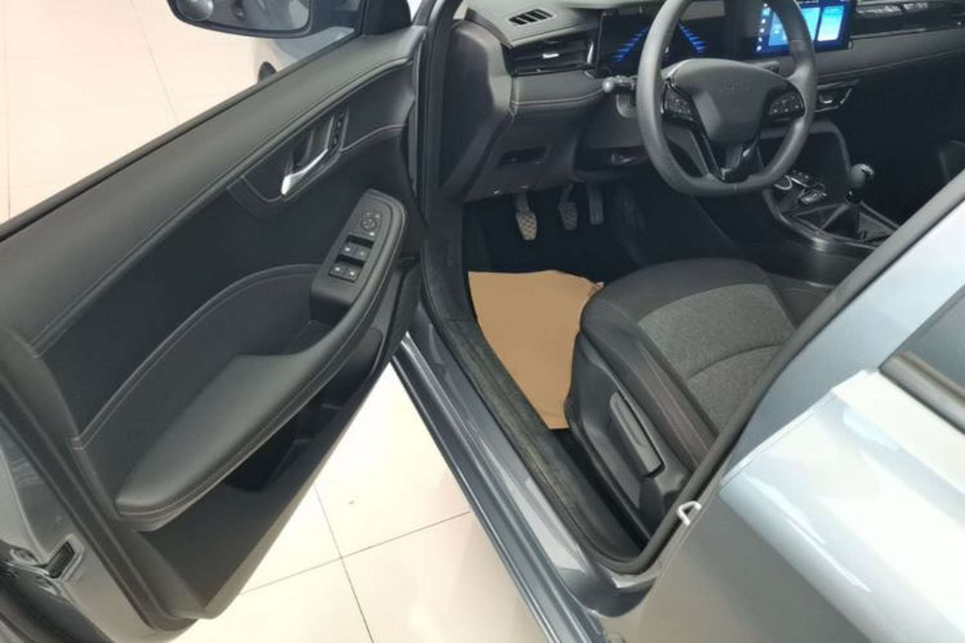 Used Roewe i5 2023 1.5L Manual Comfort Edition Driver Seat