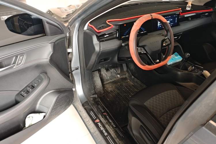 Used Roewe i5 2023 1.5L Manual Comfort Edition Driver Seat