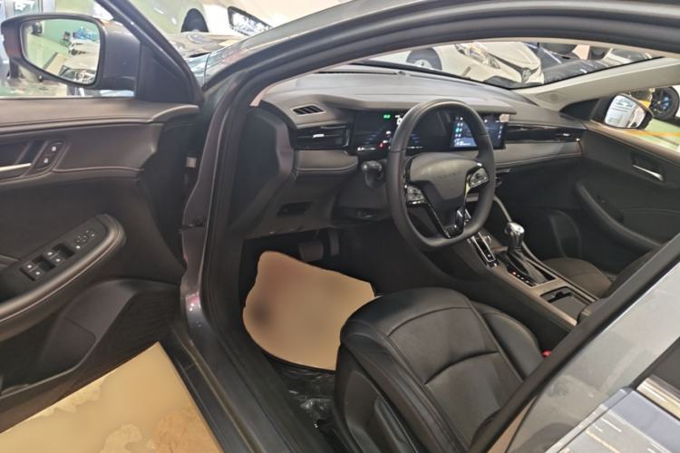 Used Roewe i5 2023 1.5L CVT Luxury Edition Driver Seat