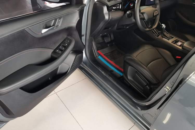 Used Roewe i5 2023 1.5L CVT Luxury Edition Driver Seat