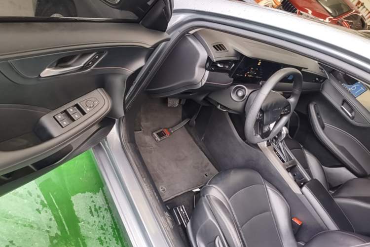 Used Roewe i5 2023 1.5L CVT Luxury Edition Driver Seat