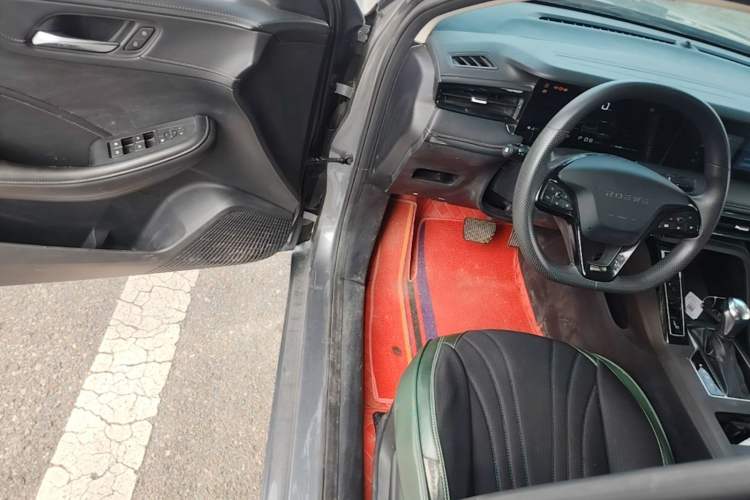 Used Roewe i5 2023 1.5L CVT Luxury Edition Driver Seat