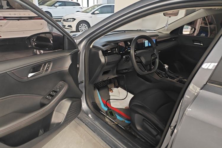 Used Roewe i5 2023 1.5L CVT Luxury Edition Driver Seat