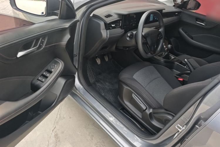Used Roewe i5 2023 1.5L Manual Comfort Edition Driver Seat