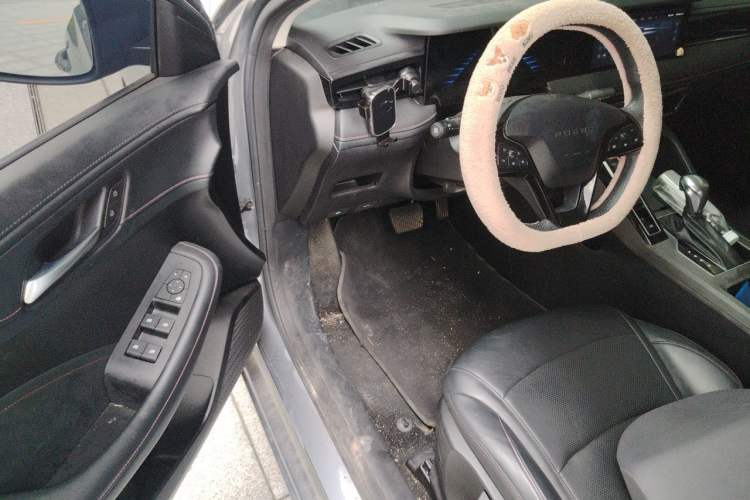 Used Roewe i5 2023 1.5L CVT Luxury Edition Driver Seat
