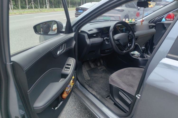 Used Roewe i5 2023 1.5L Manual Comfort Edition Driver Seat