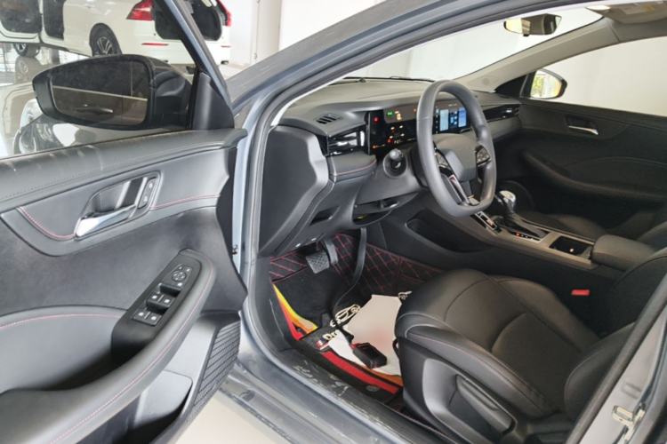 Used Roewe i5 2023 1.5L CVT Luxury Edition Driver Seat