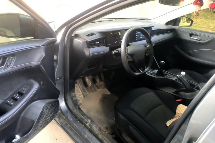 Used Roewe i5 2023 1.5L Manual Comfort Edition Driver Seat