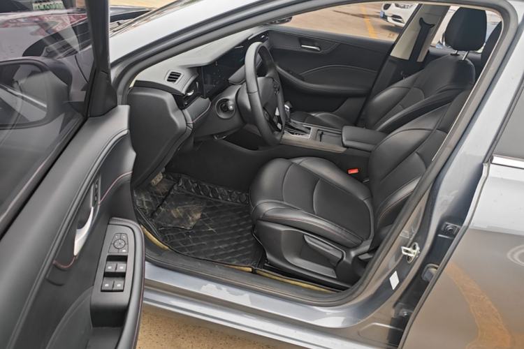 Used Roewe i5 2023 1.5L CVT Luxury Edition Driver Seat