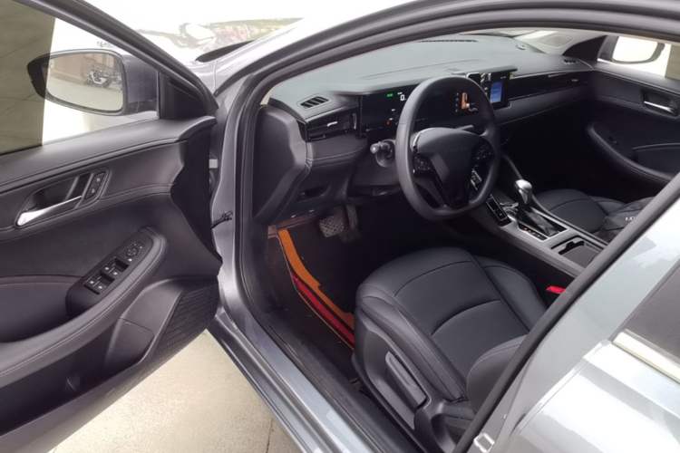 Used Roewe i5 2023 1.5L CVT Luxury Edition Driver Seat