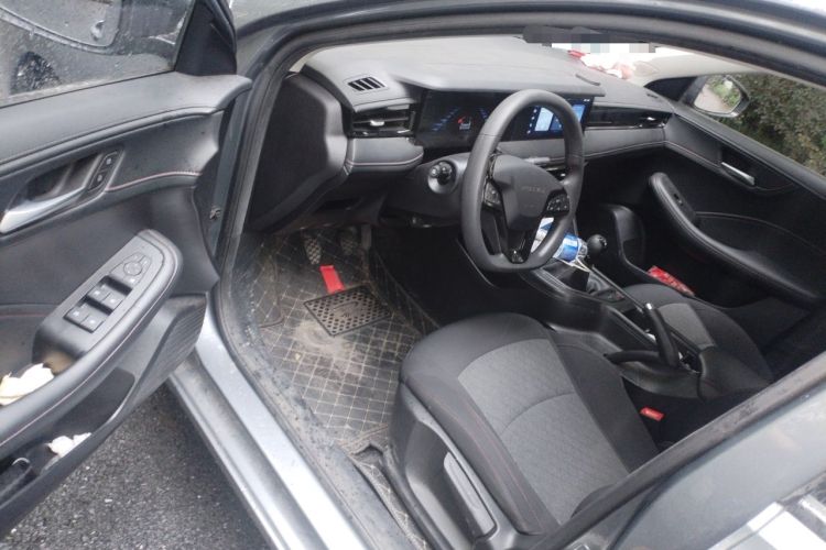 Used Roewe i5 2023 1.5L Manual Comfort Edition Driver Seat