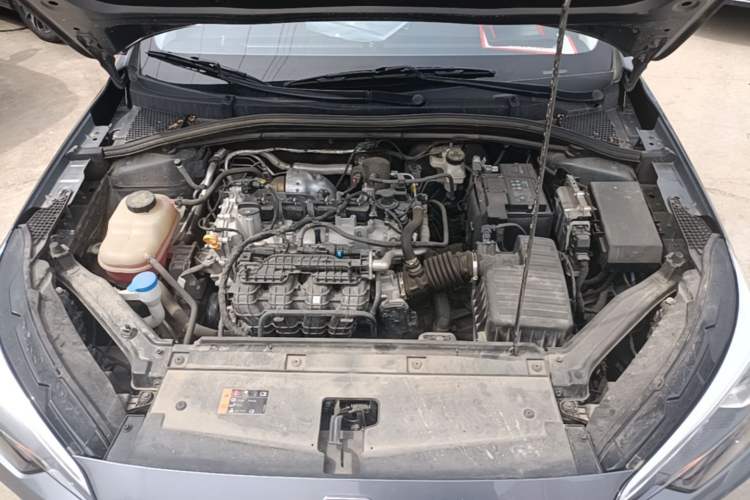 Used Roewe i5 2023 1.5L CVT Luxury Edition Engine Bay