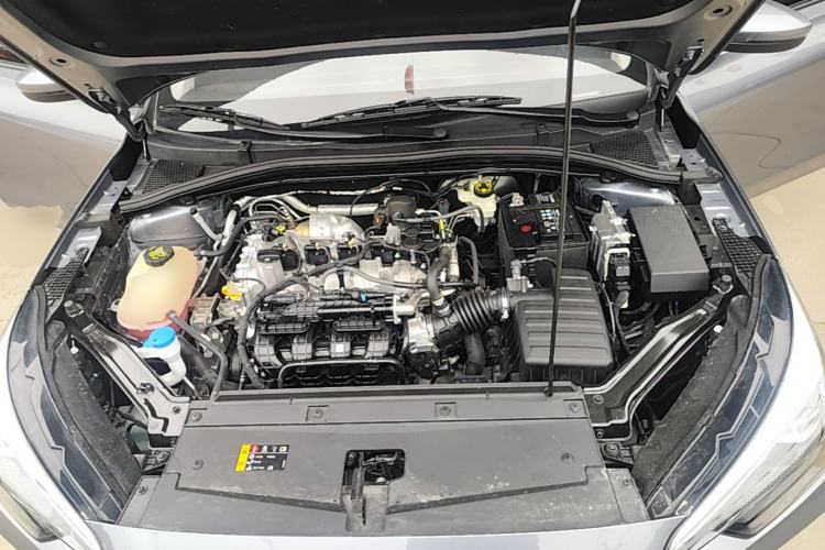 Used Roewe i5 2023 1.5L Manual Comfort Edition Engine Bay