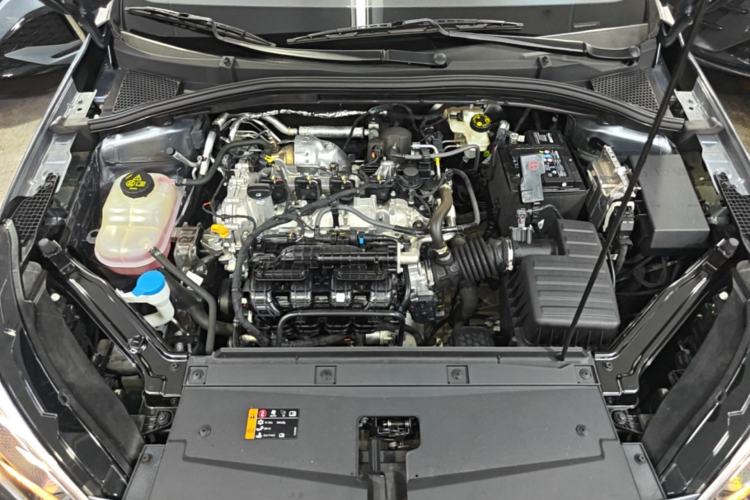 Used Roewe i5 2023 1.5L CVT Luxury Edition Engine Bay