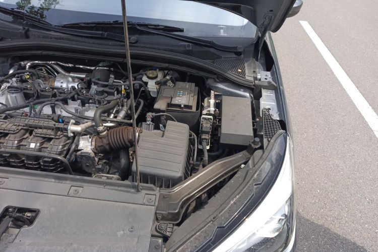 Used Roewe i5 2023 1.5L CVT Luxury Edition Engine Bay Left