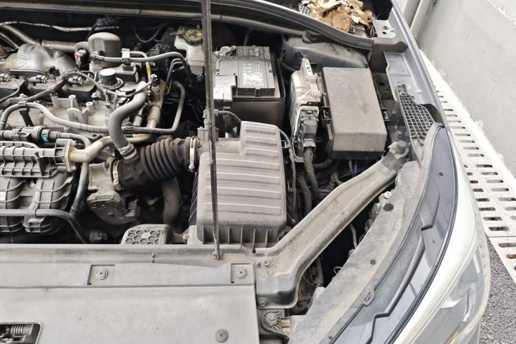 Used Roewe i5 2023 1.5L Manual Comfort Edition Engine Bay Left