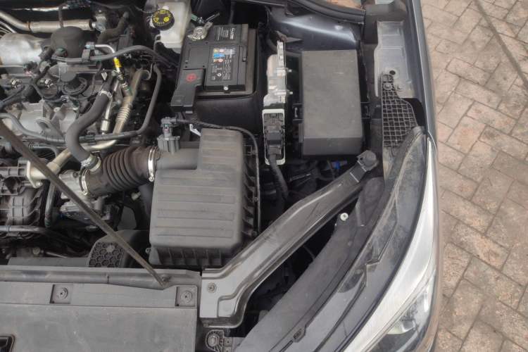 Used Roewe i5 2023 1.5L Manual Comfort Edition Engine Bay Left
