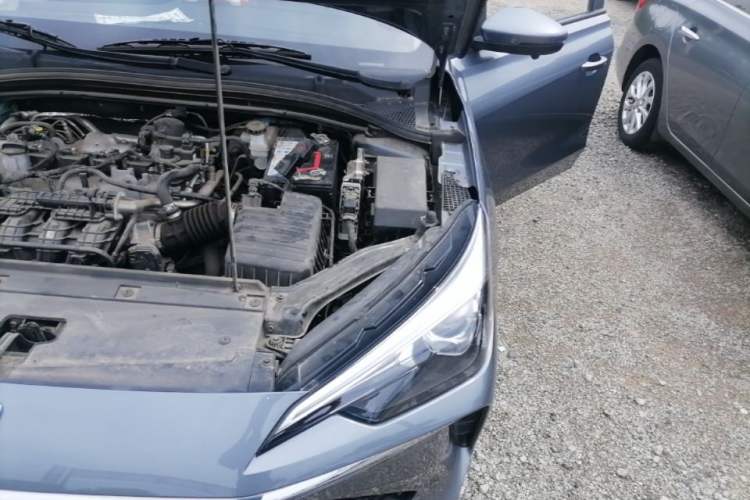 Used Roewe i5 2023 1.5L Manual Comfort Edition Engine Bay Left