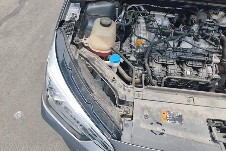 Used Roewe i5 2023 1.5L CVT Luxury Edition Engine Bay Right