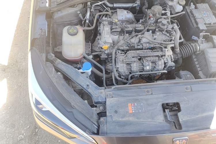 Used Roewe i5 2023 1.5L Manual Comfort Edition Engine Bay Right
