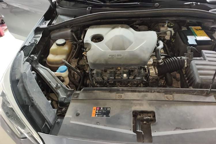 Used Roewe i5 2023 1.5L CVT Luxury Edition Engine Bay Right