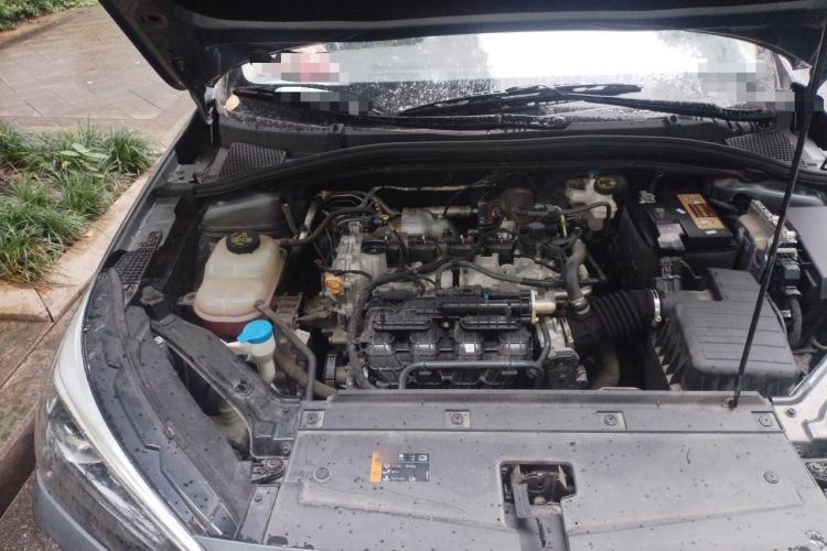 Used Roewe i5 2023 1.5L Manual Comfort Edition Engine Bay Right