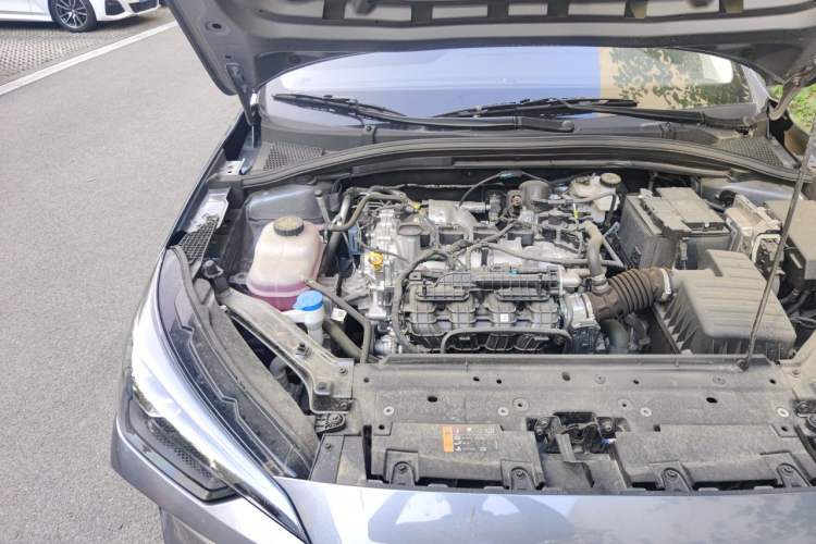 Used Roewe i5 2023 1.5L Manual Comfort Edition Engine Bay Right