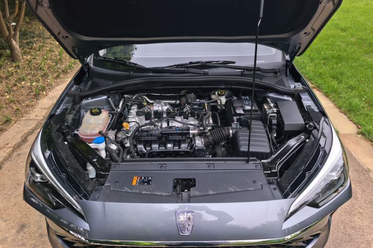 Used Roewe i5 2023 1.5L Manual Comfort Edition Engine Bay
