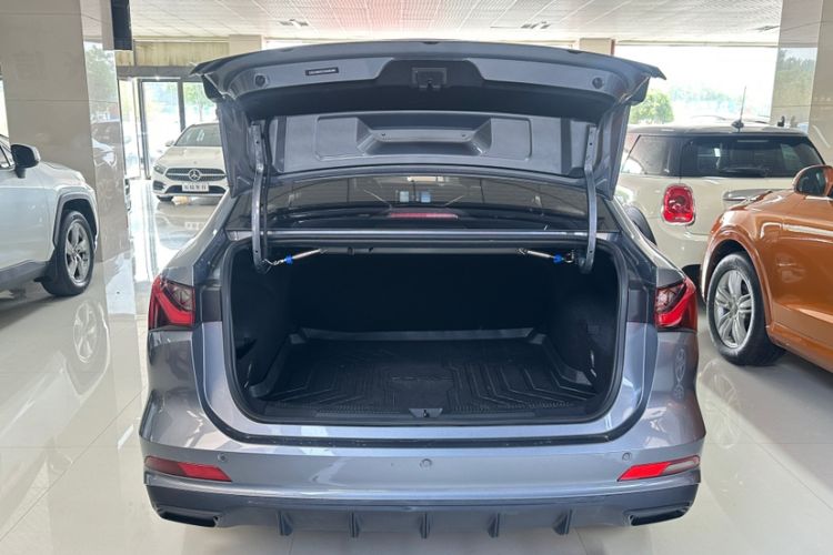 Used Roewe i5 2023 1.5L Manual Comfort Edition Exterior 15