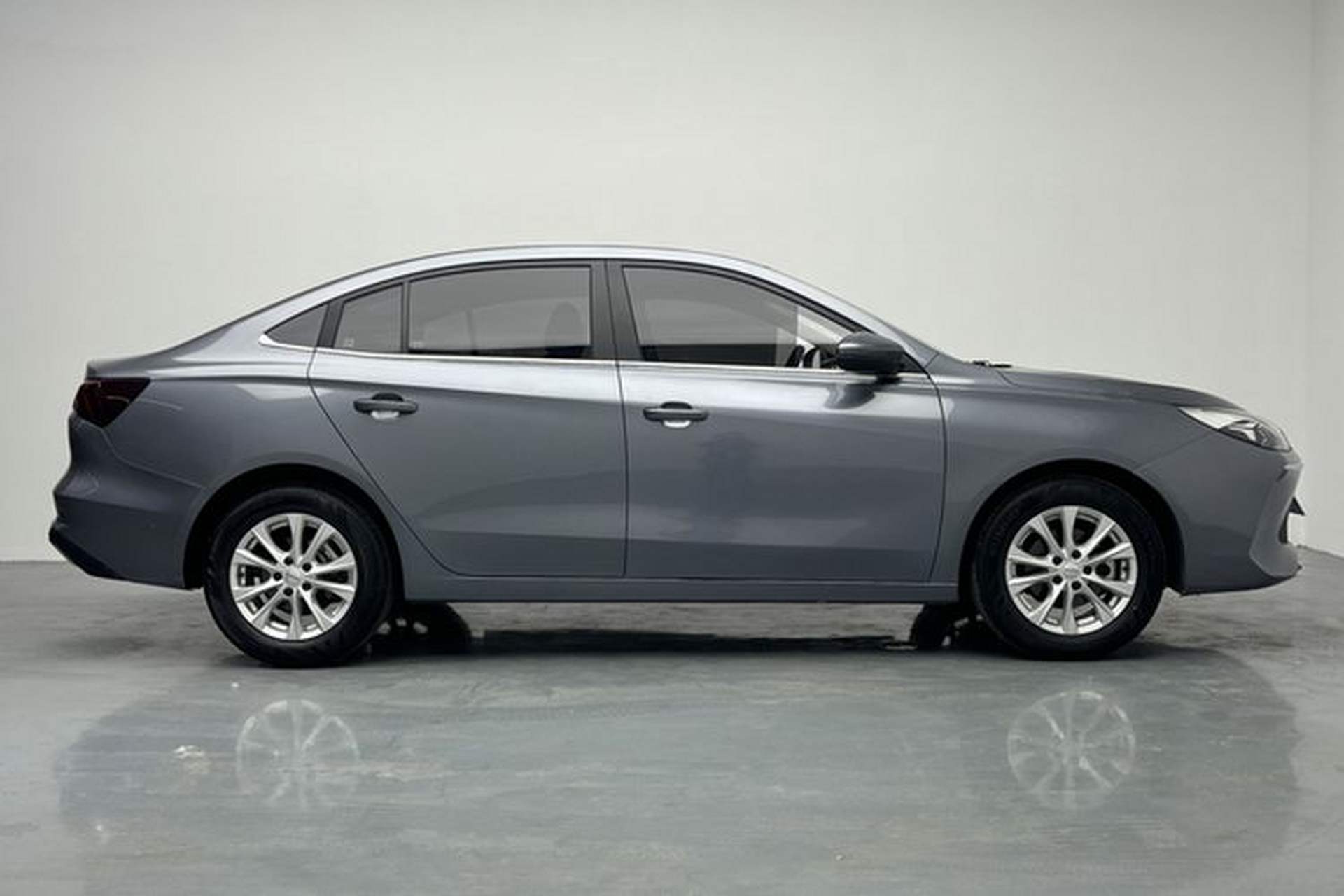 Used Roewe i5 2023 1.5L CVT Luxury Edition Exterior 2