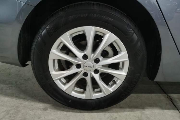 Used Roewe i5 2023 1.5L Manual Comfort Edition Exterior 2