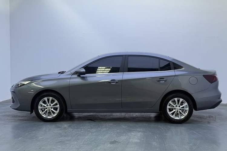 Used Roewe i5 2023 1.5L CVT Luxury Edition Exterior 2