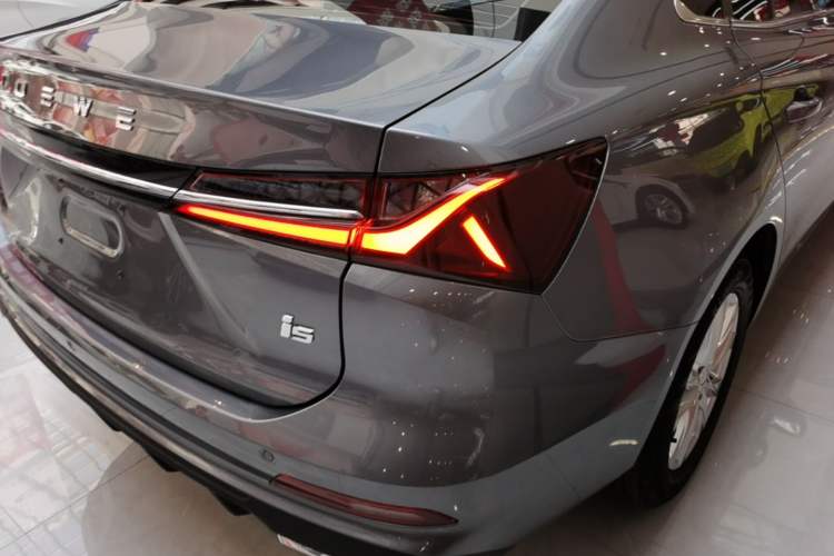 Used Roewe i5 2023 1.5L CVT Luxury Edition Exterior 3