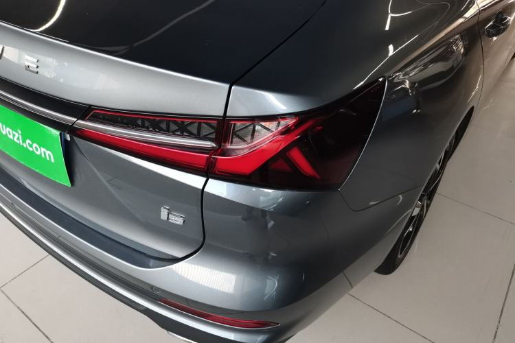 Used Roewe i5 2023 1.5L CVT Luxury Edition Exterior 3