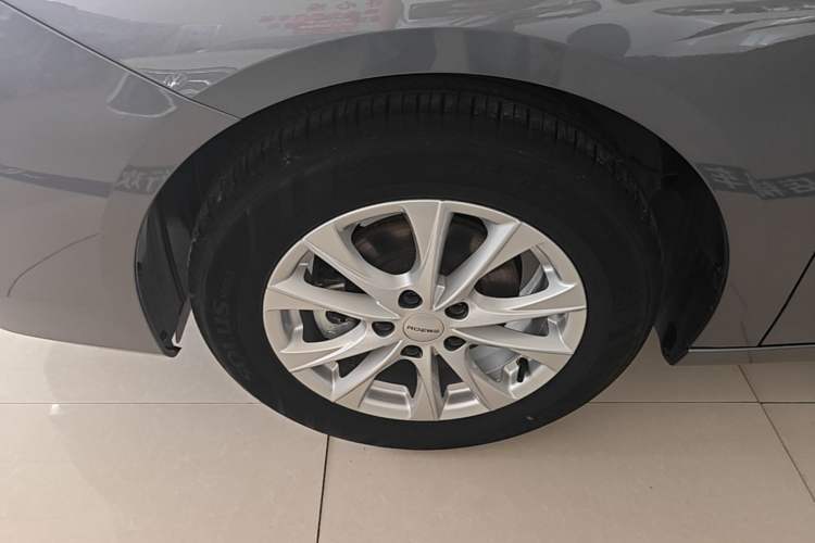 Used Roewe i5 2023 1.5L Manual Comfort Edition Exterior 4