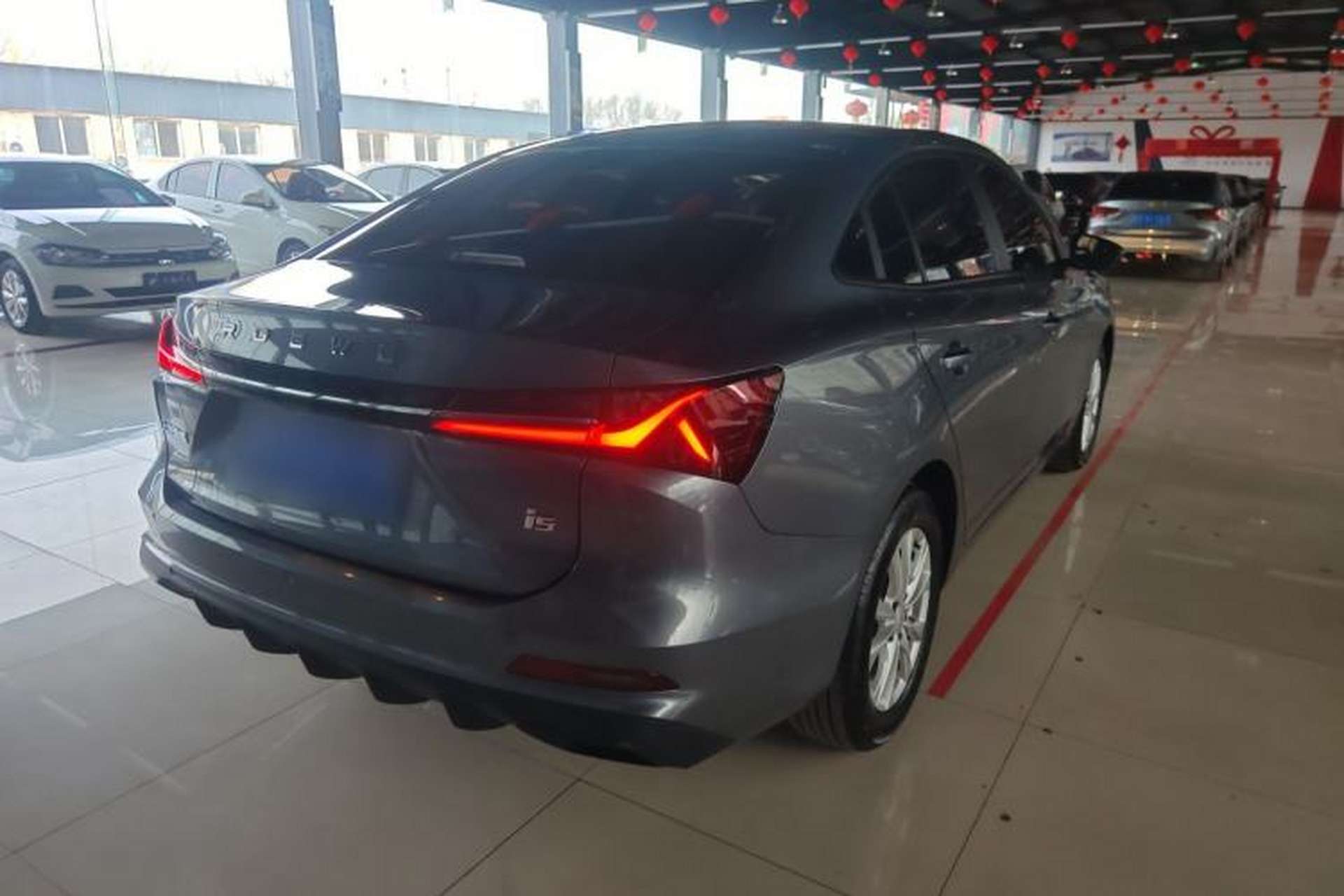 Used Roewe i5 2023 1.5L Manual Comfort Edition Exterior 4