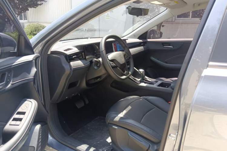 Used Roewe i5 2023 1.5L CVT Luxury Edition Exterior 4