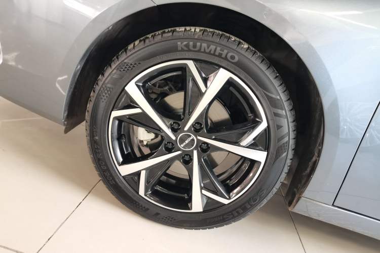 Used Roewe i5 2023 1.5L CVT Luxury Edition Exterior 4