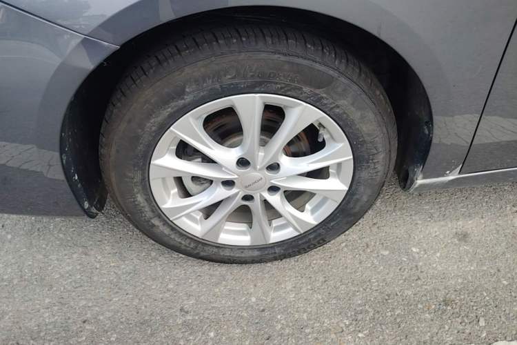 Used Roewe i5 2023 1.5L CVT Luxury Edition Exterior 4