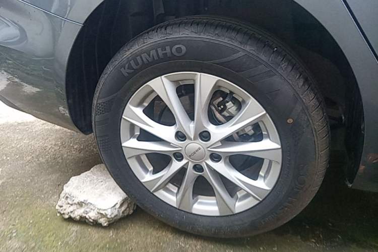 Used Roewe i5 2023 1.5L CVT Luxury Edition Exterior 5