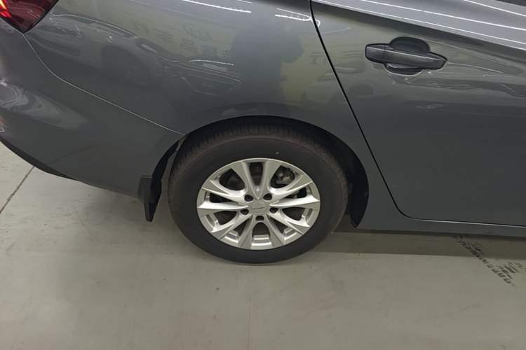 Used Roewe i5 2023 1.5L Manual Comfort Edition Exterior 5