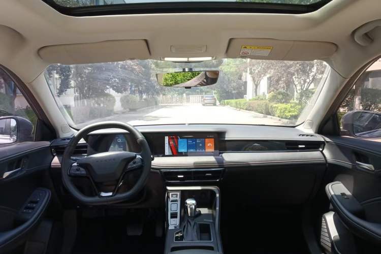 Used Roewe i5 2023 1.5L CVT Luxury Edition Exterior 5