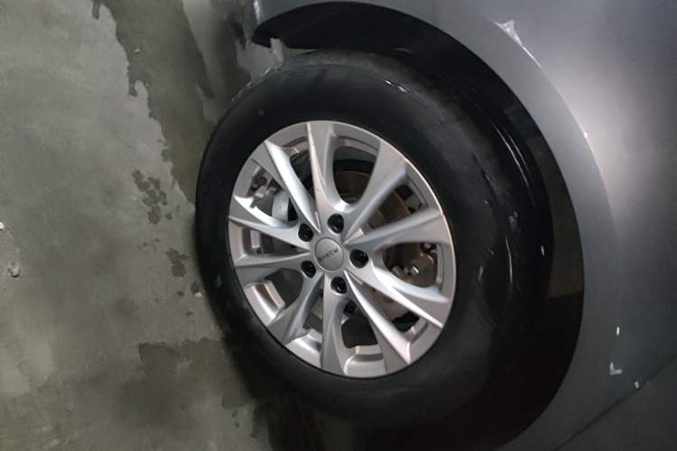 Used Roewe i5 2023 1.5L Manual Comfort Edition Exterior 5