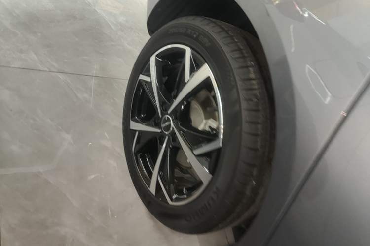 Used Roewe i5 2023 1.5L CVT Luxury Edition Exterior 5