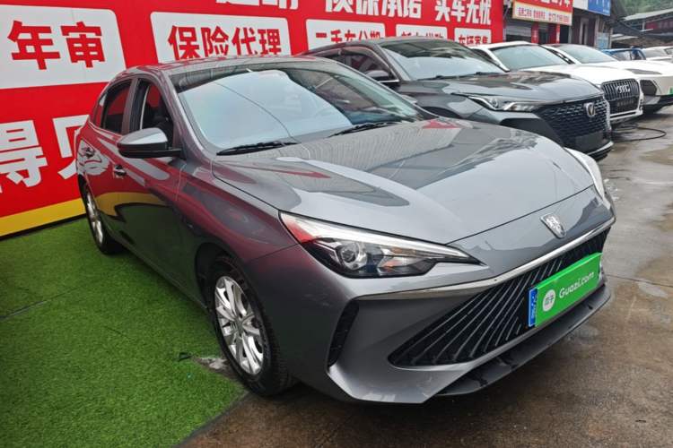 Used Roewe i5 2023 1.5L CVT Luxury Edition Front Right 45 Deg