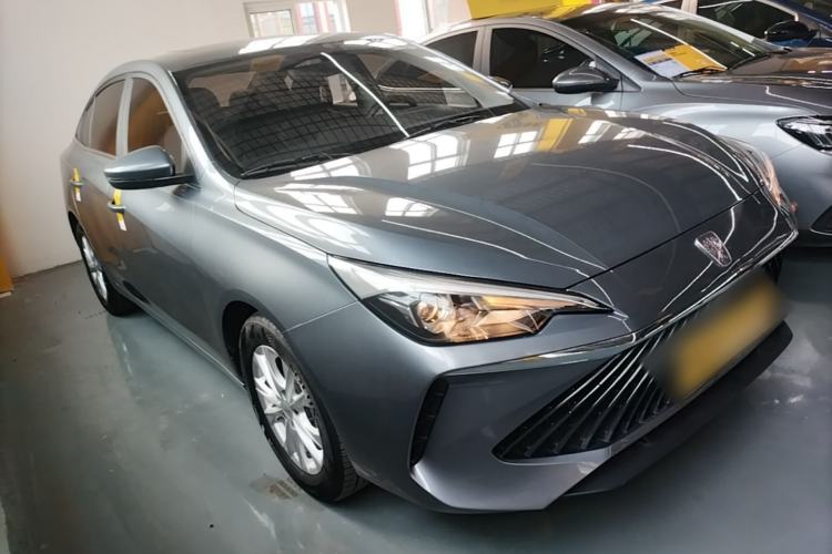 Used Roewe i5 2023 1.5L CVT Luxury Edition Front Right 45 Deg