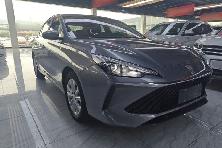Used Roewe i5 2023 1.5L CVT Luxury Edition Front Right 45 Deg